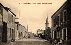 W1152-Landreau10 Eglise DeRueLoire.jpg