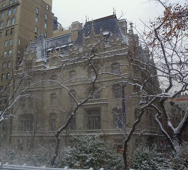 File:Warburg house 92 CP snowing jeh.jpg