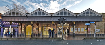 Waterloo (Merseyside) railway station buildings