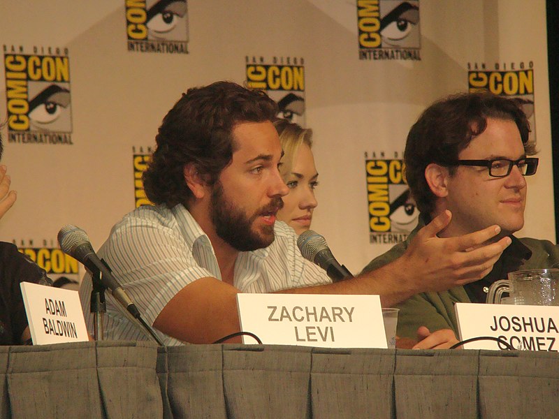 File:Zachary Levi, Yvonne Strahovski & Chris Fedak - 3770652839.jpg