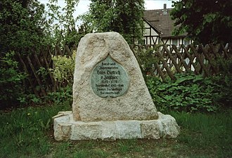 The Zanthier Stone in memory of Hans Dietrich von Zanthier in Sophienhof Zanthierstein.jpg