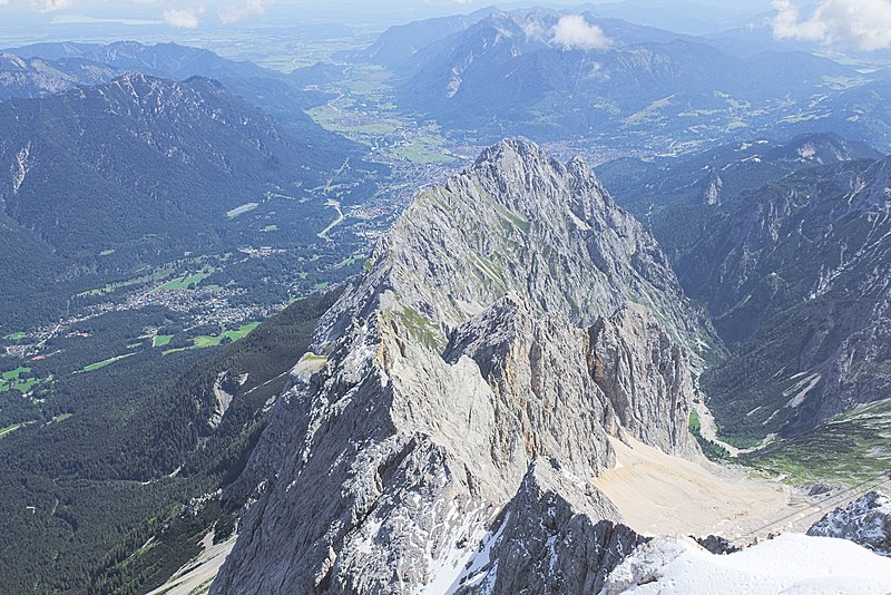 File:Zugspitze - panoramio (7).jpg