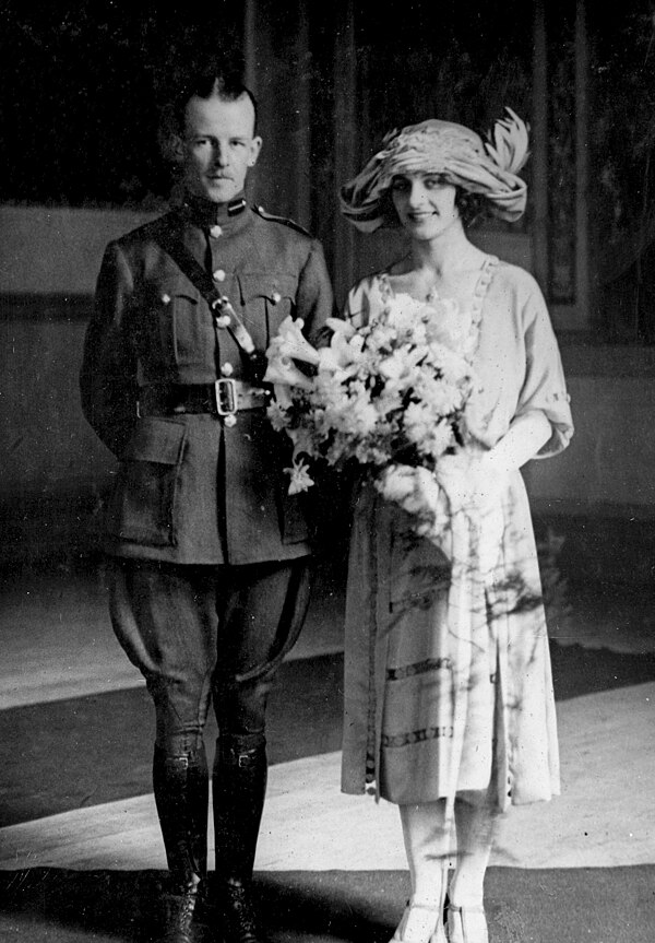 Emmet Dalton and Alice Shannon following their wedding in October 1922