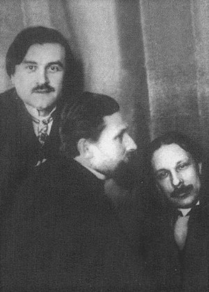 Februarister ("loshkari") Kazimir Malevich, Ivan Klyun, Alexei Morgunov (fra venstre til høyre).  Moskva, 1. mars 1914