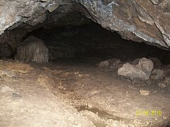 Струмок у печері