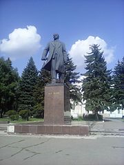Пам'ятник В.І.Леніну Харцизьк.jpg