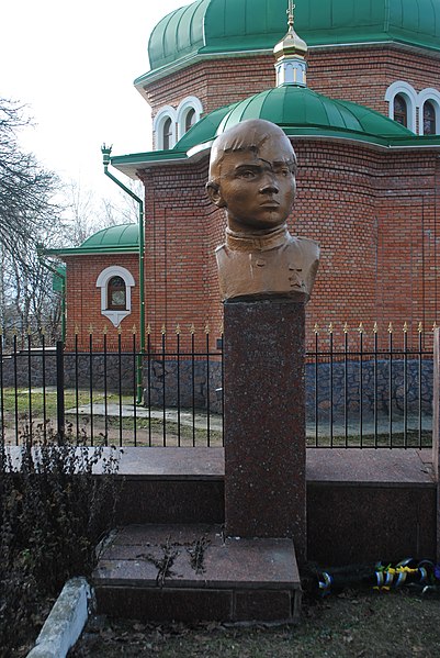 File:Пам’ятник Герою Радянського Союзу Івану Івановичу Тарасенку в межах пам’ятки історії місцевого значення.jpg