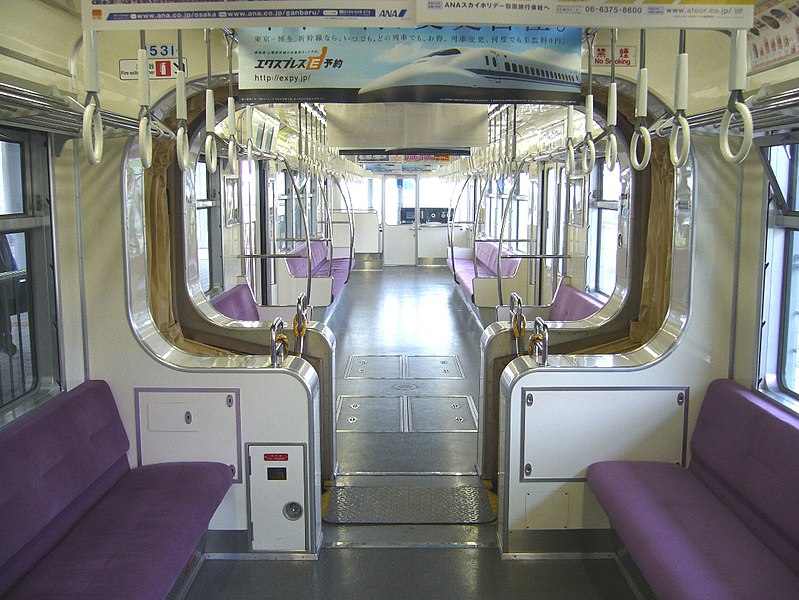 File:大阪モノレール1000系31編成車内.JPG