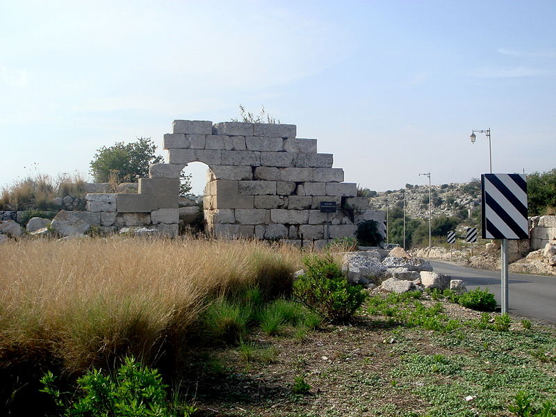 File:0911 - Siracusa - Mura greche (sec. IVC a.C.) - Foto Giovanni Dall'Orto, 17-Oct-2008.jpg