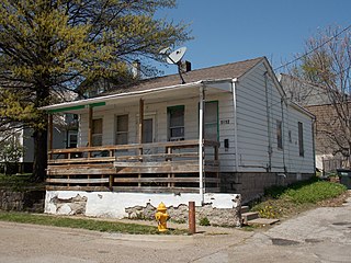 <span class="mw-page-title-main">Cottage at 1514 and 1516 W. Second Street</span> Historic house in Iowa, United States