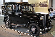 1937 Datsun Model 16 Sedan 01.jpg