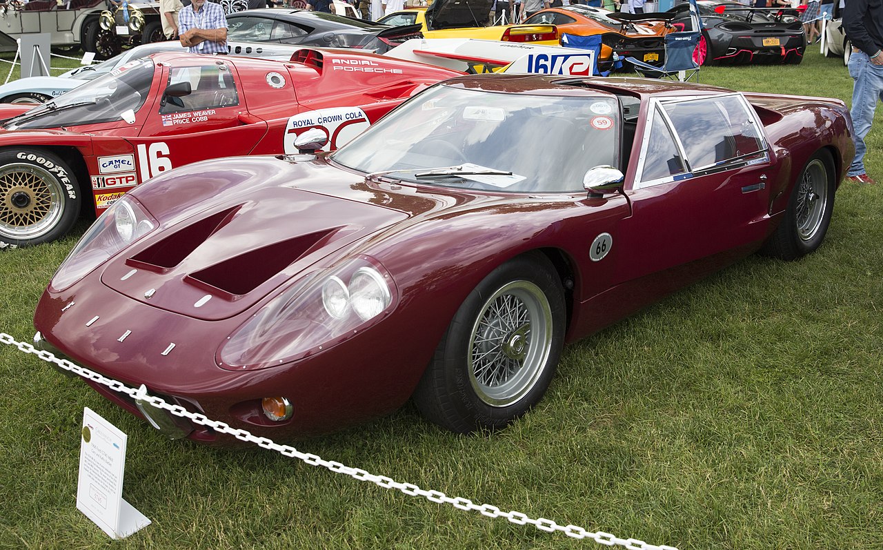 Image of 1968 Ford GT40 Mark III YPE798G, front left at Greenwich 2018