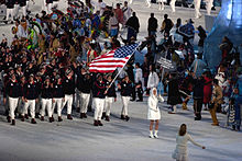 Photographie de l'entrée de la délégation américaine lors de la cérémonie d'ouverture.