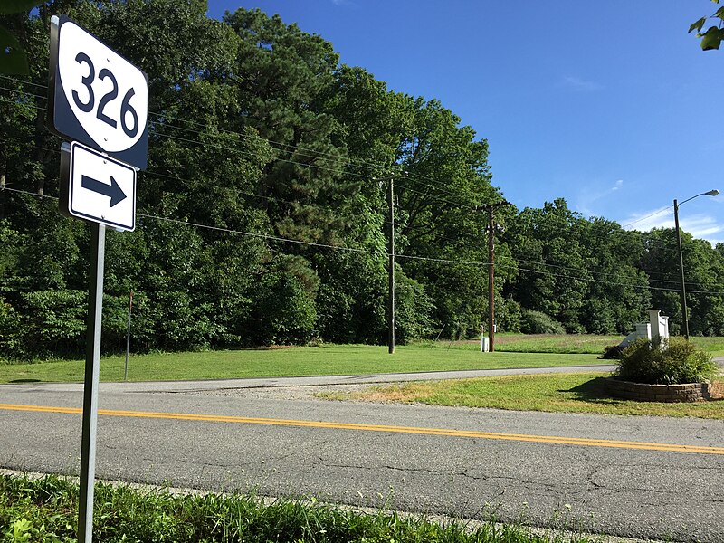 File:2017-07-07 09 26 34 View east along Virginia State Route 326 (Broad Neck Road) at River Road (Virginia State Secondary Route 605) in Hanover County, Virginia.jpg