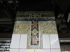 Stütze mit Mosaikfries. Grand Central–42nd Street, IRT Lexington Avenue Line