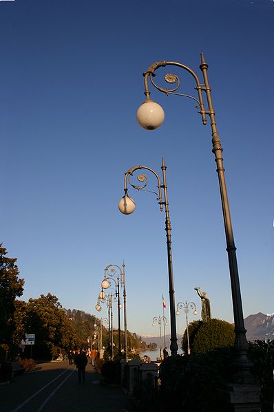 File:4956 - Verbania-Intra - Lungolago - Foto Giovanni Dall'Orto, 3-Febr-2007.jpg