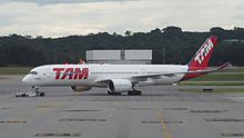 Primeiro A350-900 XWB nas Américas, ainda nas cores da TAM (PR-XTA)