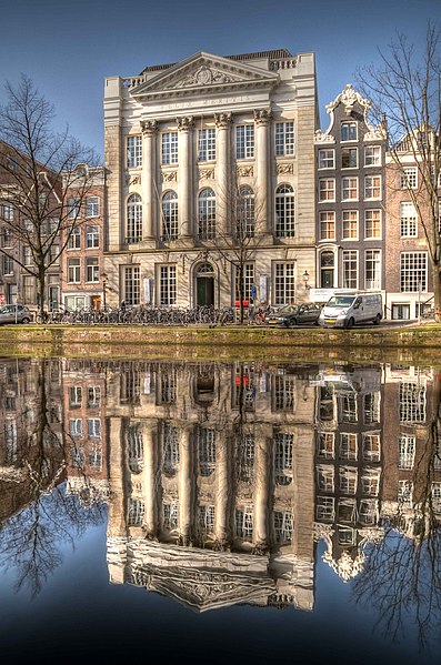 File:Amsterdam Reflection (6418268871).jpg