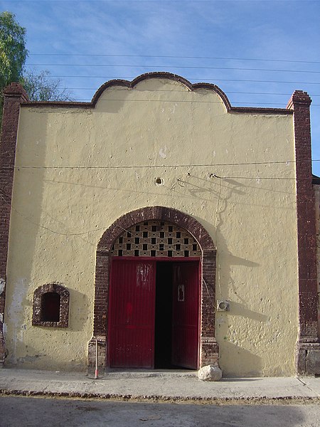 File:Antigua Hacienda de Cedros Mazapil - panoramio.jpg