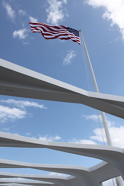 File:Arizona Memorial, Pearl Harbour, Oahu, Hawaii (14825661772).jpg