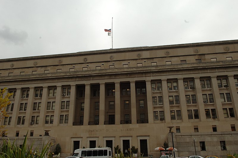 File:Assignment- 48-DPA-9-11-06 K DOI Build Flag) Views of the front of Main Interior Building, flag (48-DPA-9-11-06 K DOI Build Flag IOD 5421.JPG - DPLA - b44f19725b828e5d11706dd12485604e.JPG