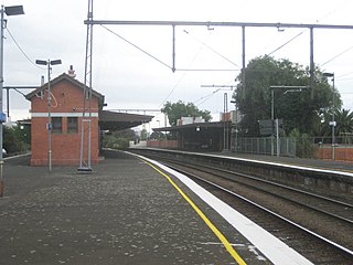 <span class="mw-page-title-main">Auburn railway station, Melbourne</span> Railway station in Melbourne, Australia