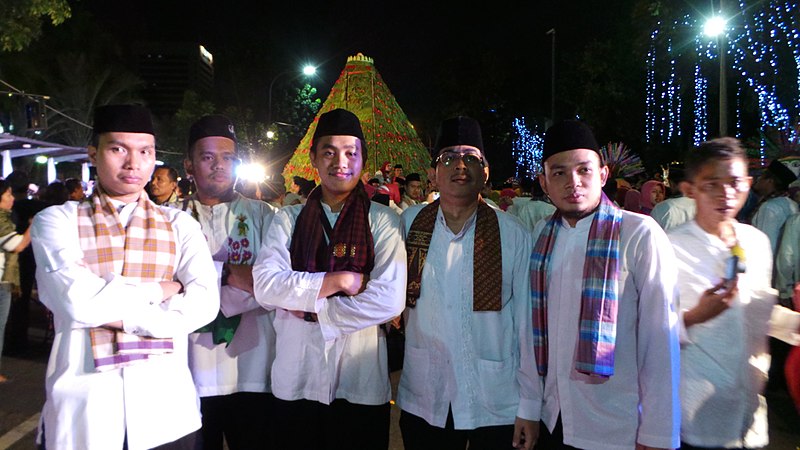 File:Baju Sadariah.jpg