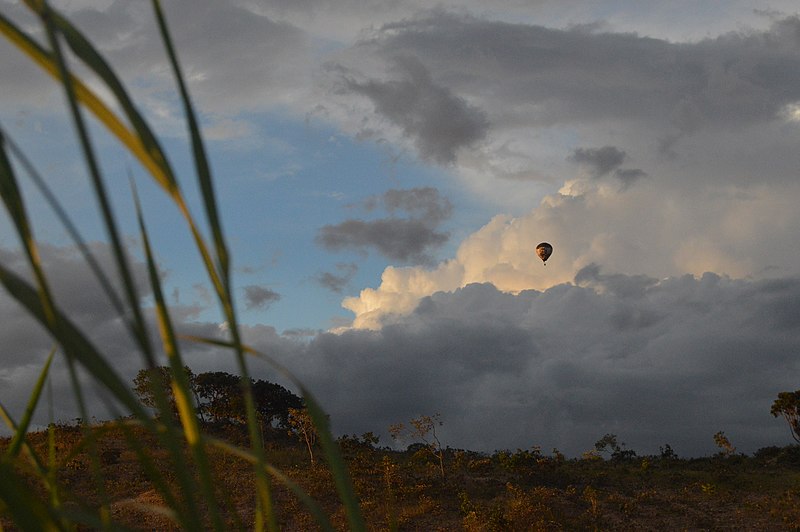 File:Balão na Chapada.jpg