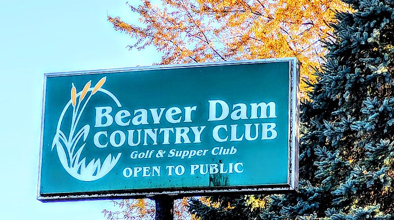 File:Beaver Dam Country Club Beaver Dam, Wisconsin.jpg