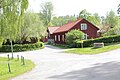 Svenska: Området vid gamla järnbruket och Monarkfabriken i Tobo. Foto uppladdat som en del i Bergslagssafarin 26 maj 2012.