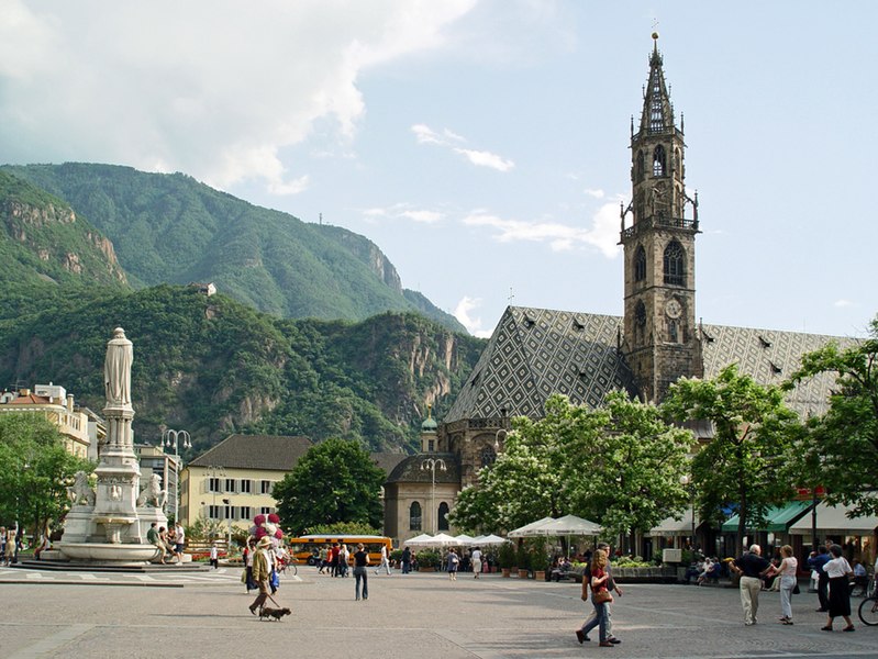 File:Bolzano, Dome church - panoramio.jpg