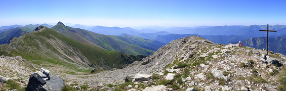 Vista verso sud-est, con il Pizzo d'Ormea