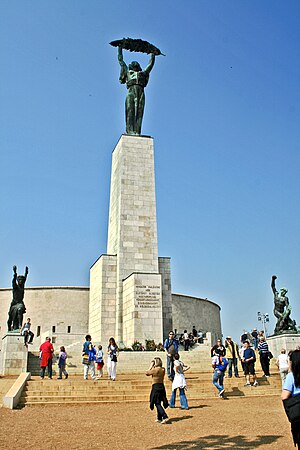 Budapest Gellért socha svobody 1.jpg