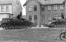 Bundesarchiv Bild 101I-012-0016-20, Polen, Panzer IV in Ortschaft.jpg