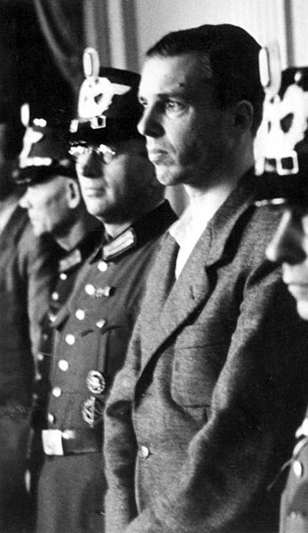 File:Bundesarchiv Bild 146-2008-0184, Berlin, Berthold Schenk Graf v. Stauffenberg.jpg