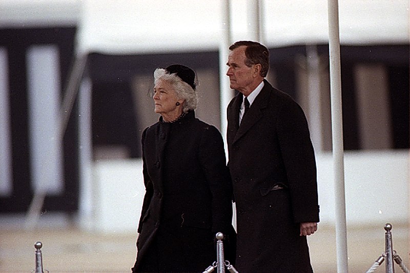 File:Bush attend the funeral of Emperor Hirohito.jpg