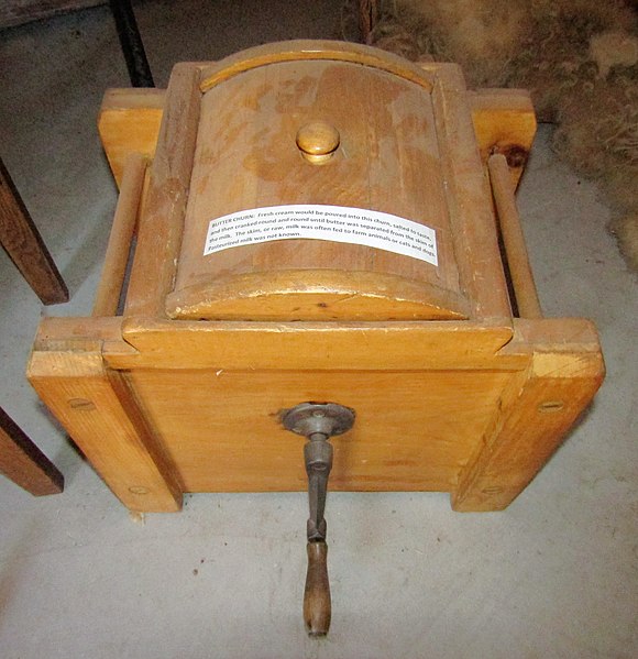 File:Butter churn (41378532770).jpg