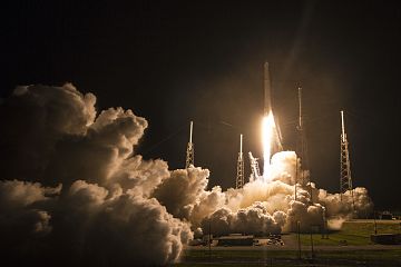 CRS-9 (28358957256).jpg