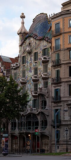 تصاميم Antoni Gaudi ما زالت مبتكرة بعد مرور قرن!   240px-CasaBatllo