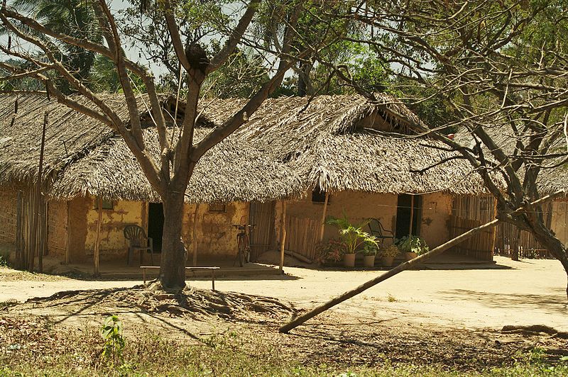 File:Casas de taipa no Maranhão.jpg