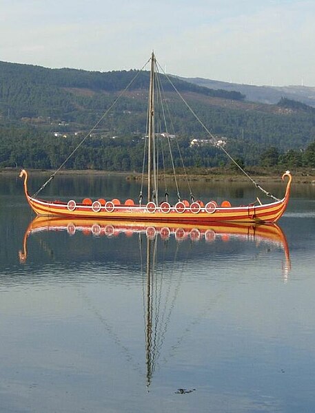 File:Catoira barco vikingo (cropped).jpg