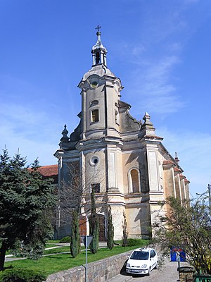 Church of the Beheading of St. John the Baptist ในเมือง Pyzdry ประเทศโปแลนด์ (2011) .jpg