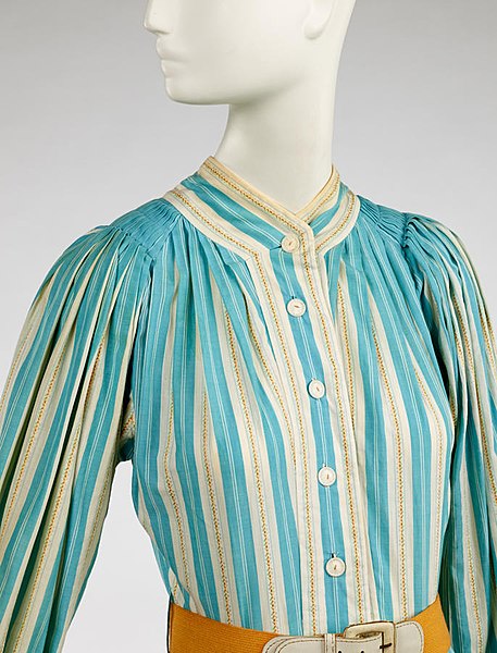 File:Claire McCardell day dress, blue and white striped cotton, early 1950s 03.jpg