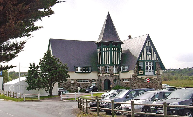 File:ClubHouseGolfGranville.JPG