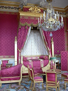 Napoleon's bed (chateau de Compiegne) Compiegne Chateau 09.jpg