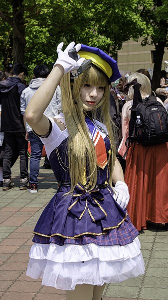 File:Cosplayer of Kotori Minami police standing 20210327b.jpg