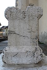 Cruz de la iglesia de St Blaise Seyssel Haute Savoie 3.jpg