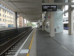 Custom House stn Elizabeth Line 25th May 2022 05