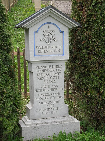 File:D-Heiligenberg-Betenbrunn-Stele an Wallfahrtskirche St Maria.jpg