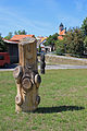 Čeština: Dřevěné sochy u Kapetovy ulice směrem k centru v Dačicích English: Wood sculptures by Kapetova street in Dačice, Czech Republic.